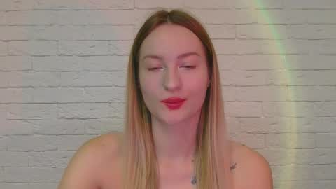 Snapshot of alice_sweet_01 chatting on 10-14-25, 03:24 Alice online show from 10-14-25, 03:24