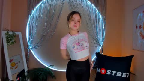 Alice  online show from 12-09-24, 01:45