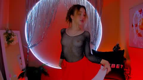 Alice  online show from 12-20-24, 01:43