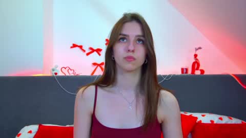 Snapshot of aliceatkin chatting on 06-12-26, 06:23 Alice online show from 06-12-26, 06:23