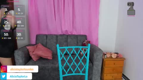 Snapshot of alicebigboobsxxx chatting on 02-27-25, 09:47 Juli   online show from 02-27-25, 09:47