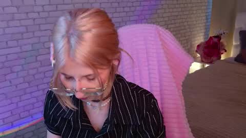 Snapshot of alicedews chatting on 02-21-26, 01:34 alice online show from 02-21-26, 01:34