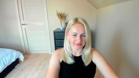 Alicee online show from 10-15-25, 10:04