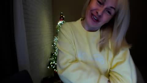 Snapshot of alicee__grace chatting on 01-09-26, 05:04 Alicee online show from 01-09-26, 05:04