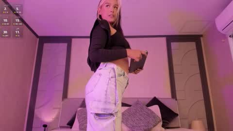 alicee_clark_ online show from 03-22-26, 12:30