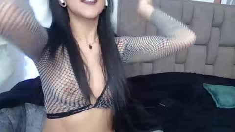 Snapshot of alicee_roos chatting on 12-10-24, 05:22 Alice online show from 12-10-24, 05:22