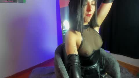 Snapshot of alicee_roos chatting on 05-28-26, 07:55 Alice online show from 05-28-26, 07:55