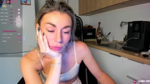 Snapshot of aliceevan chatting on 02-08-26, 06:06 Daniella online show from 02-08-26, 06:06