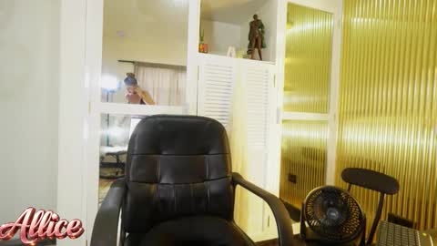 Snapshot of aliceglamour chatting on 02-04-26, 07:09 Allice online show from 02-04-26, 07:09