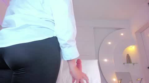 Snapshot of alicehanz_ chatting on 12-08-24, 04:04 Alice online show from 12-08-24, 04:04