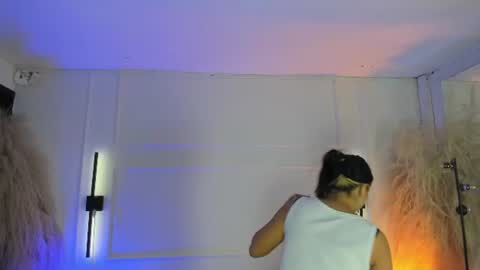Snapshot of alicehanz_ chatting on 07-19-26, 04:05 Alice online show from 07-19-26, 04:05