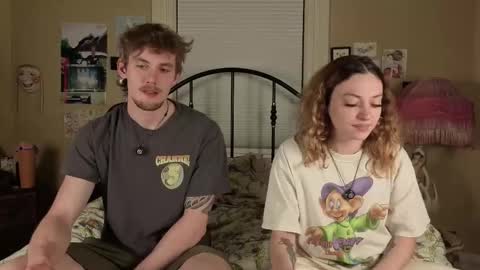 AliceInAceland online show from 10-20-25, 03:07