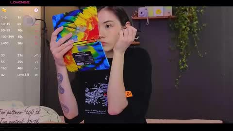 Alice  vacation  online show from 02-14-25, 05:46