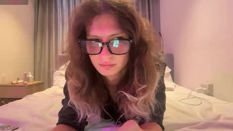 AlicePinkhead online show from 04-23-26, 09:41