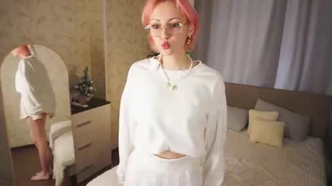Milly online show from 07-13-26, 06:27