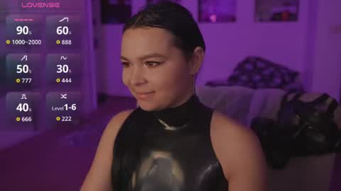 Snapshot of alicesweetlove chatting on 06-13-26, 02:20 Alice online show from 06-13-26, 02:20