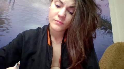 Snapshot of alicetailorrr chatting on 04-28-26, 07:57 AliceTailorrr online show from 04-28-26, 07:57