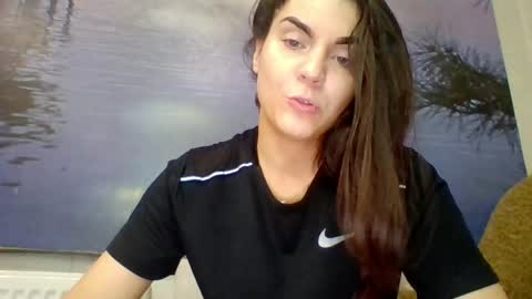 Snapshot of alicetailorrr chatting on 05-16-26, 02:49 AliceTailorrr online show from 05-16-26, 02:49