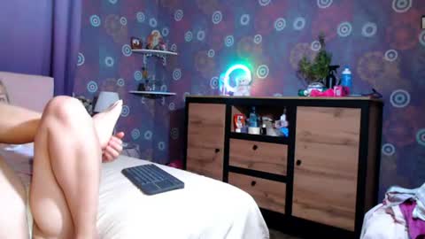 Snapshot of alicewetsquirt chatting on 07-23-26, 08:07 alicewetsquirt online show from 07-23-26, 08:07