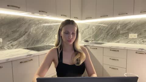 Alice online show from 12-06-24, 10:19