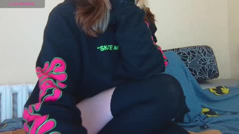 Snapshot of alicewoolfy chatting on 10-25-25, 11:21 AliceWoolfy online show from 10-25-25, 11:21