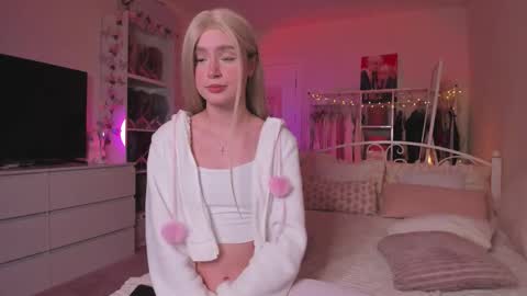 from wonderland online show from 09-15-25, 03:45