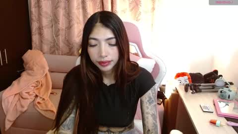 Snapshot of alicia_key_ chatting on 09-16-25, 04:02 ALICIA online show from 09-16-25, 04:02