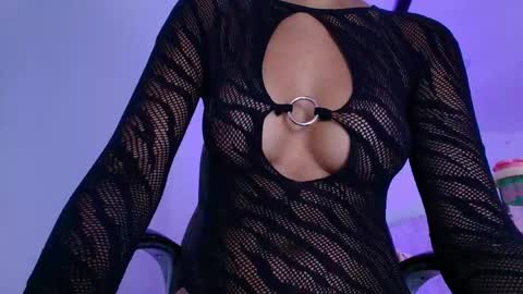 Snapshot of alicia_kyse chatting on 05-27-26, 03:03 Alicia Kyse online show from 05-27-26, 03:03