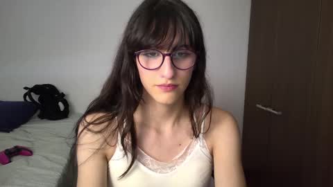Snapshot of alicia_love29 chatting on 12-13-24, 08:26 Alice online show from 12-13-24, 08:26