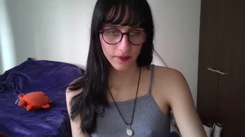 Snapshot of alicia_love29 chatting on 01-17-25, 10:34 Alice online show from 01-17-25, 10:34