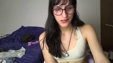 Snapshot of alicia_love29 chatting on 01-18-25, 01:41 Alice online show from 01-18-25, 01:41