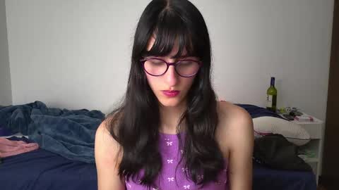 Snapshot of alicia_love29 chatting on 02-22-25, 05:57 Alice online show from 02-22-25, 05:57