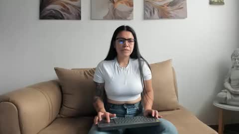alicia_rainbow online show from 05-26-26, 06:26