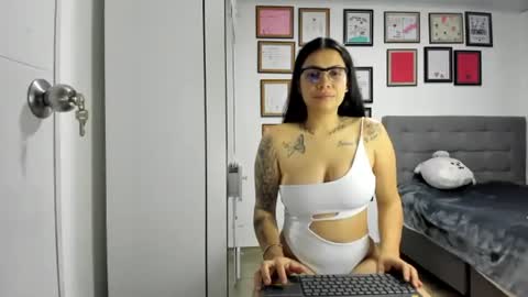alicia_rainbow online show from 06-02-26, 04:25