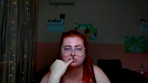 Snapshot of alicia_side_red chatting on 06-28-26, 11:49 Alicia online show from 06-28-26, 11:49
