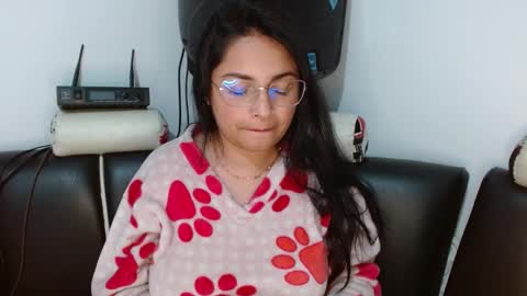 Snapshot of alicia_va chatting on 12-11-24, 04:39 Alice online show from 12-11-24, 04:39