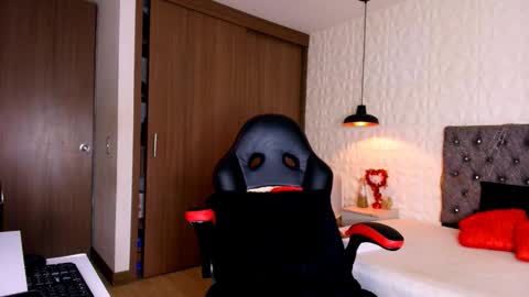 Snapshot of alicia_wonder_dl chatting on 02-06-26, 11:57 Ali online show from 02-06-26, 11:57