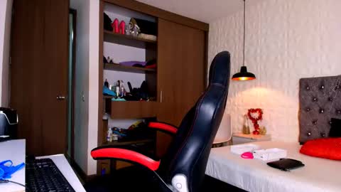 Snapshot of alicia_wonder_dl chatting on 02-07-26, 12:09 Ali online show from 02-07-26, 12:09