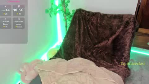 Jennyfer online show from 03-06-25, 11:31