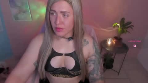 Jennyfer online show from 05-28-26, 08:06