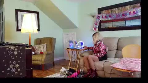 Snapshot of aliciadehart181 chatting on 06-21-26, 07:05 Alicia deHart Help me reach 1000 Followers. Its FREE online show from 06-21-26, 07:05