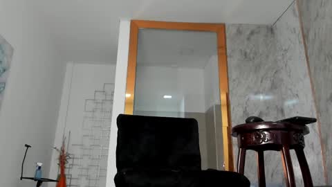 Snapshot of aliciamoorex chatting on 02-28-25, 03:59 Alicia online show from 02-28-25, 03:59
