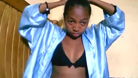 Snapshot of alicianah chatting on 09-16-25, 01:23 alicianah online show from 09-16-25, 01:23