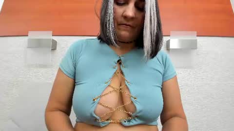 Snapshot of alicie_green chatting on 06-22-26, 02:46 im tutti online show from 06-22-26, 02:46