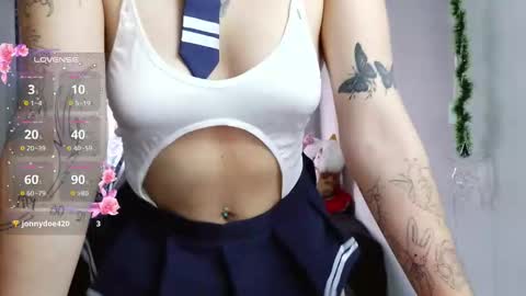 Snapshot of aliciia_23 chatting on 02-05-26, 10:47 aliciia_23 online show from 02-05-26, 10:47