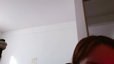 aliciia_23 online show from 04-12-26, 09:31