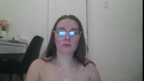 Snapshot of alicjababexo chatting on 05-29-26, 04:21 alicjateenpolish online show from 05-29-26, 04:21