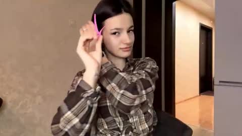 Snapshot of alidagenthner chatting on 02-13-26, 01:51 Niki online show from 02-13-26, 01:51