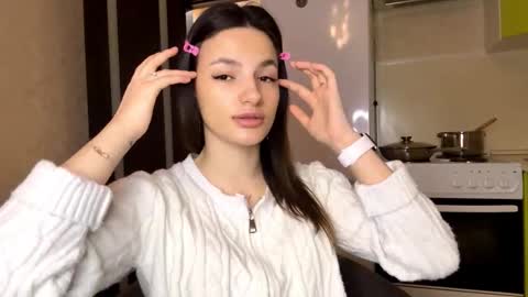 Snapshot of alidagenthner chatting on 02-15-26, 01:41 Niki online show from 02-15-26, 01:41