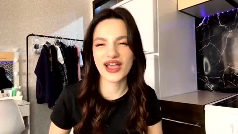 Niki online show from 03-30-26, 07:42